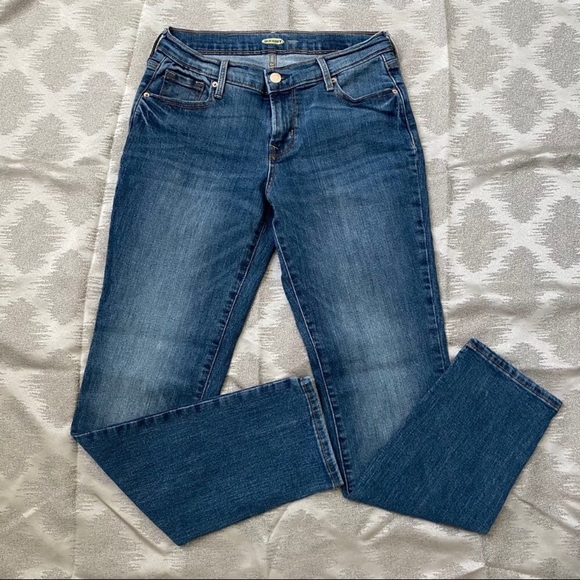 πΈ3/$25 Old Navy Classic High Rise Straight Leg Jeans, Medium Wash, Size 8 Short - Picture 2 of 9